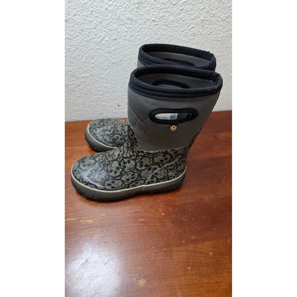 Bogs Grasp Skulls Rain Snow Boots Youth 2 Grey Black Waterproof Winter 78668-062